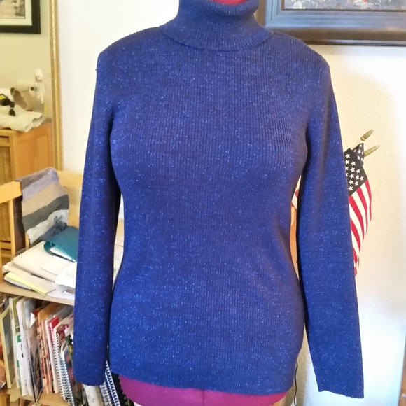Beautiful turtle neck royal blue with sparkles. XL - Picture 6 of 6
